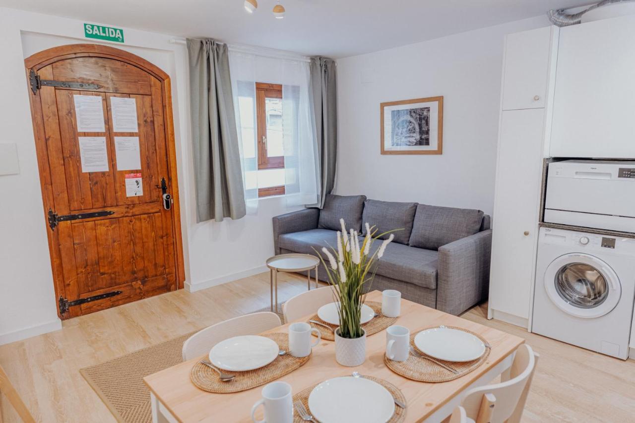 Apartamentos Fuendebanos Alquézar Екстериор снимка